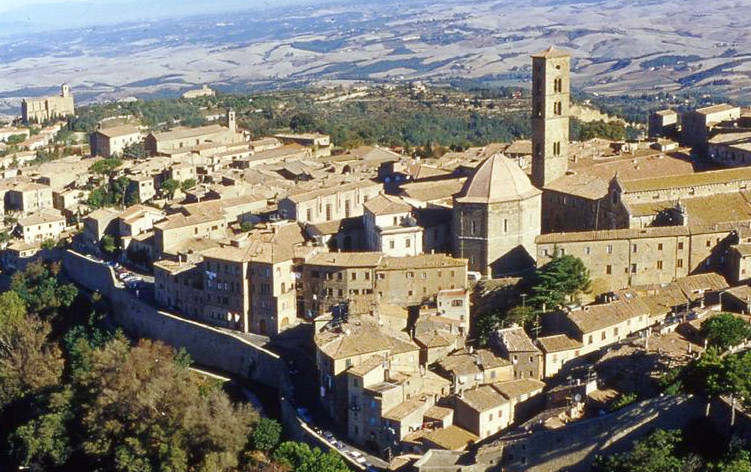Un centro diurno al Santa Chiara, a Volterra nuova vita per la ex sc...
